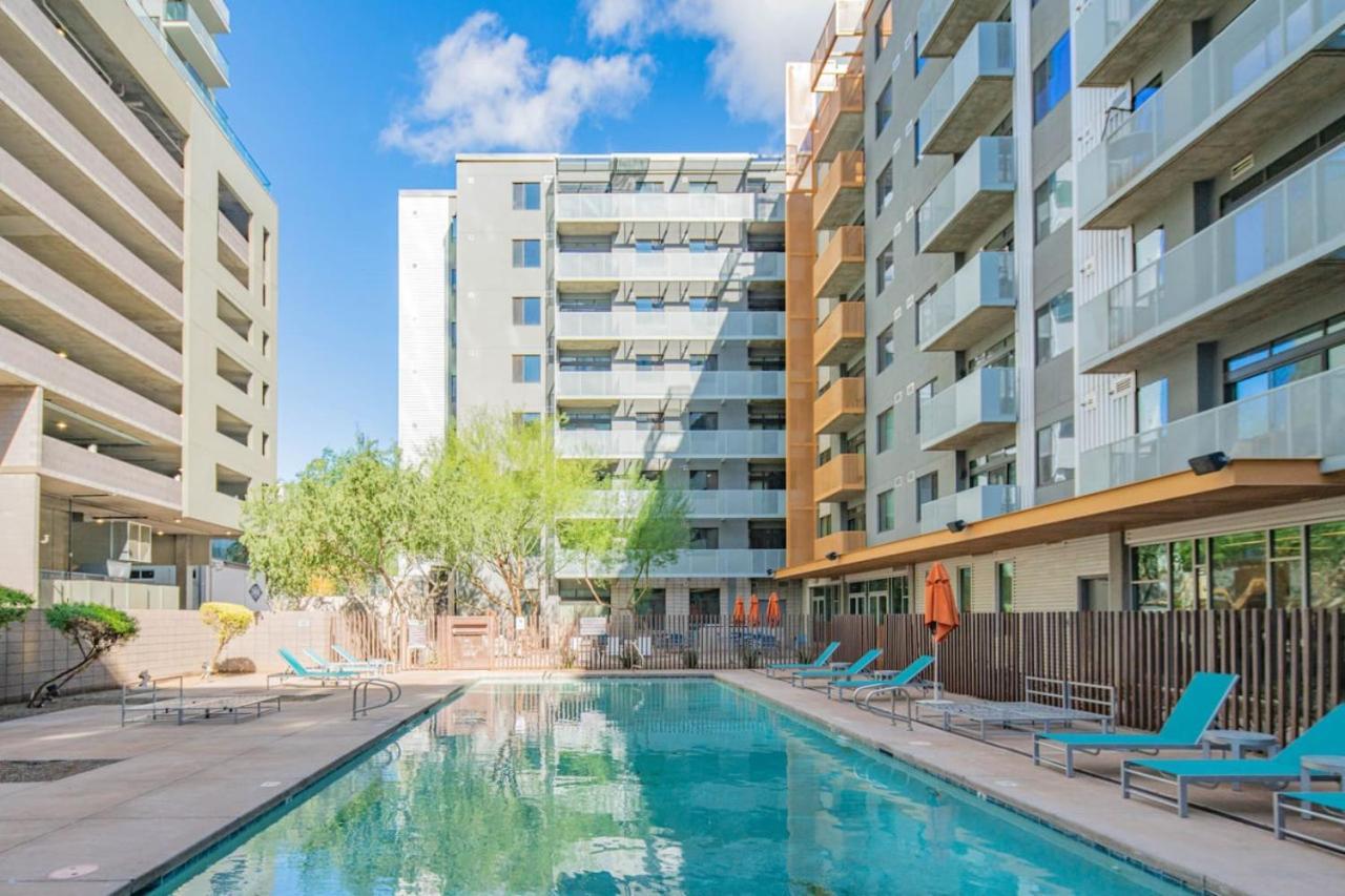 Chic 1bd - Downtown - Gym, Pool, Parking Apartment