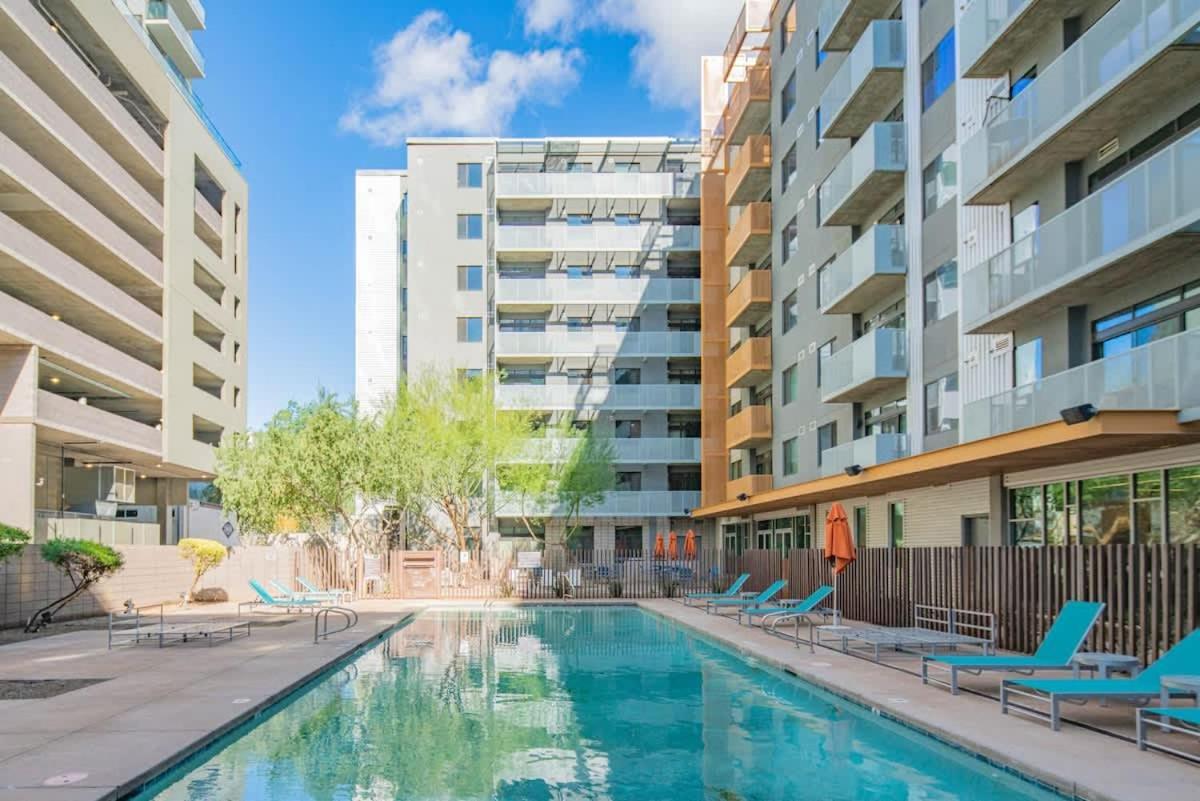 Chic 1bd - Downtown - Gym, Pool, Parking * Phoenix