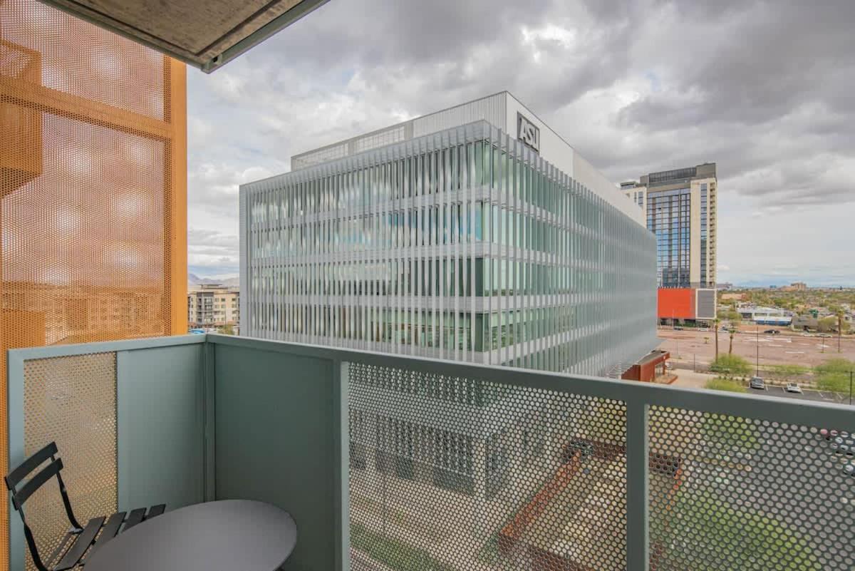 Chic 1bd - Downtown - Gym, Pool, Parking Apartment *